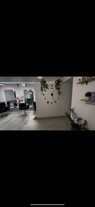 Оренда 2-х робочих місць у діючому салоні краси