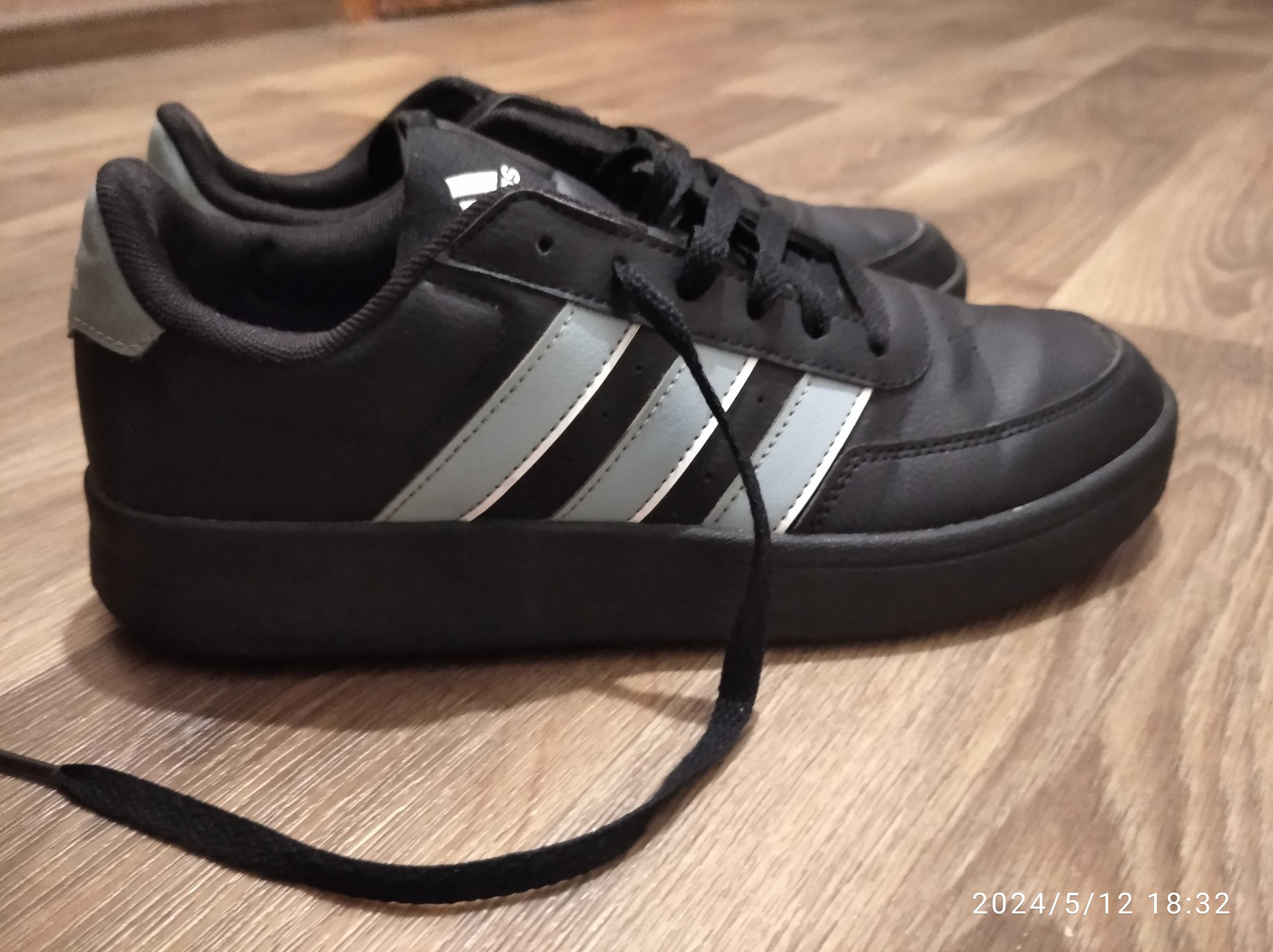 Adidas кеди 39 розмір