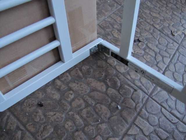 Barierka bramka do łóżka zabezpieczająca drewniana 90cm Pinolino