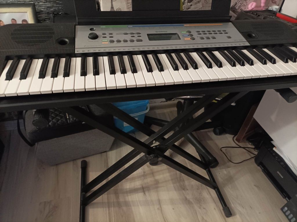 Keyboard yamaha ypt 255