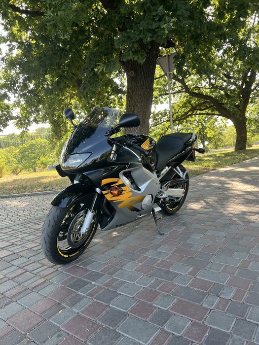 Продам Honda cbr600F4