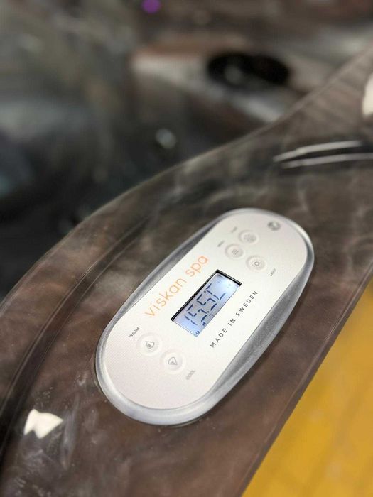 Wanna Jacuzzi Viskan TROLLO – Luksusowy hydromasaż dla 6 osób, 26 dysz