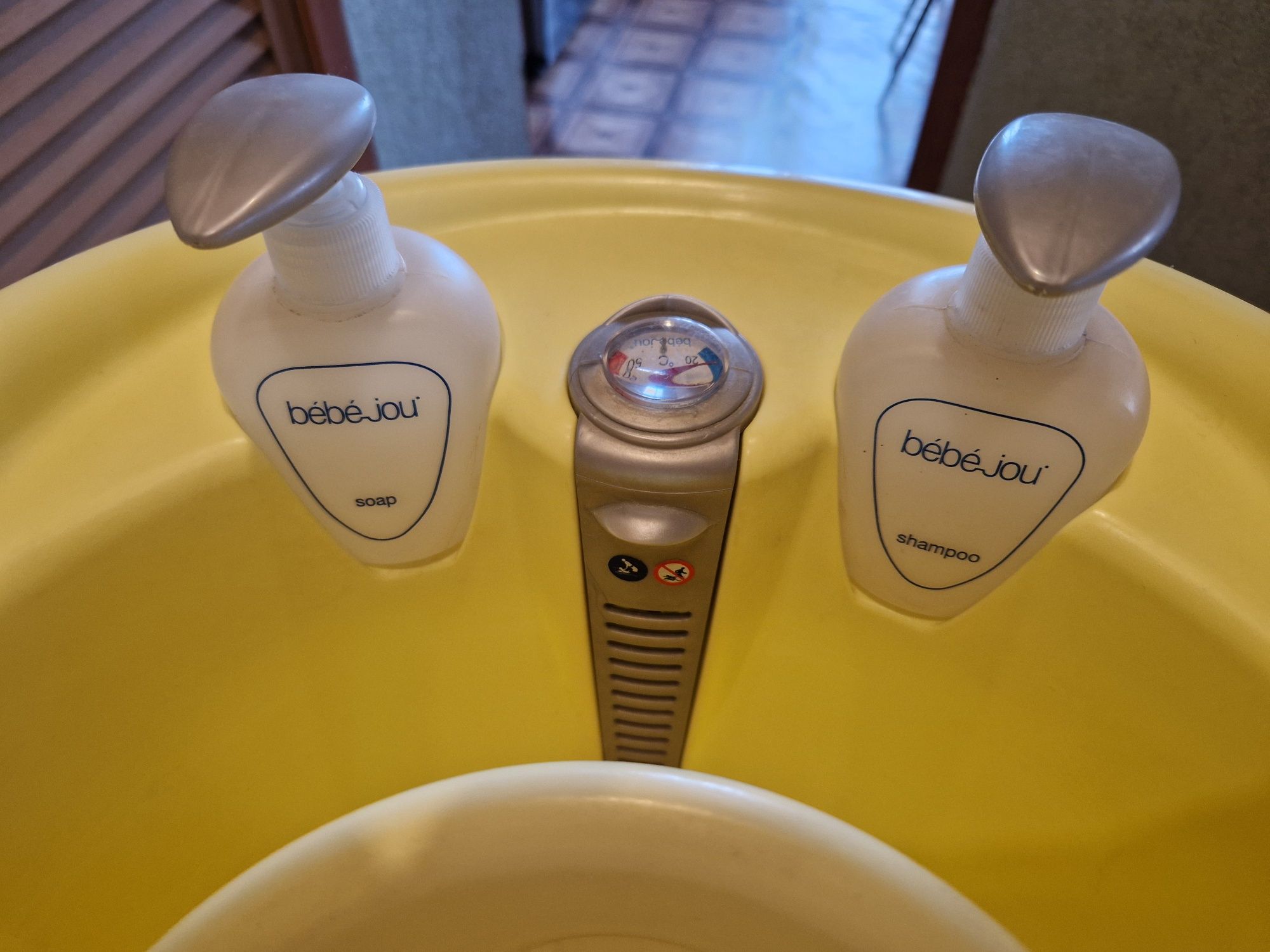 Ванночка дитяча з гіркою, термометром та підставкою Bebe jou