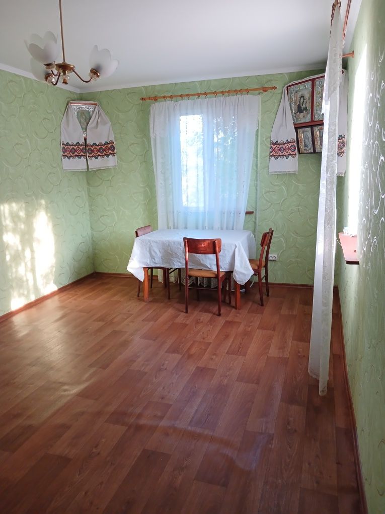 Терміново! Продам будинок у селі Витків біля ставка