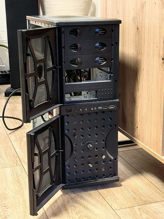 Komputer E8400 DDR3 4GB GTX260 GTS450 Chieftec CX-05 + Chieftec 600W