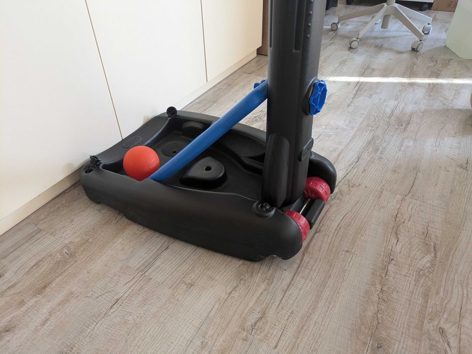 Дитяча баскетбольна стійка кільцем та м'ячем Little Tikes, складана
