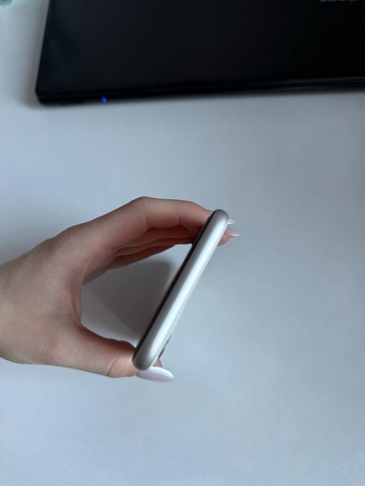 iPhone 11 64 gb biały