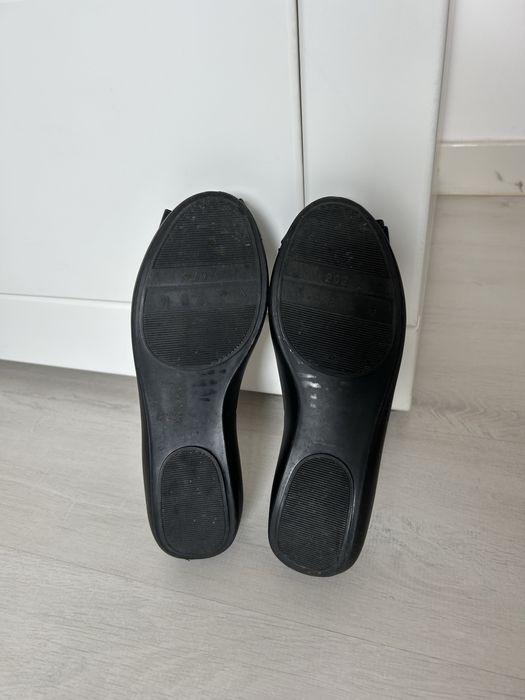 Czarne baleriny z odkrytym palcem i z kokardką loft37 36/37