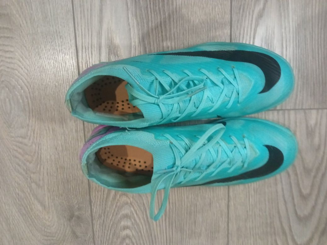 Сороконіжки Nike Air Zoom Mercurial Vapor 15