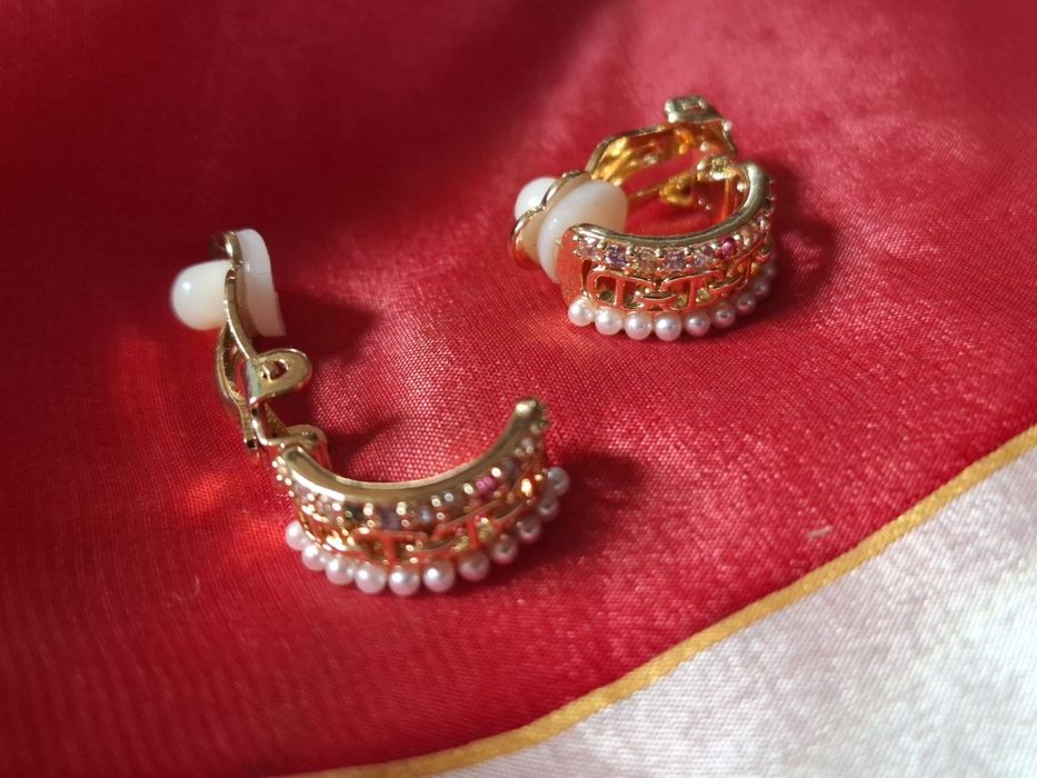 Кліпси в золотому та сріблястому тоні на вухо