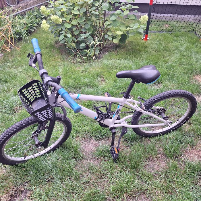 Rower dziecięcy BTWIN z kaskiem