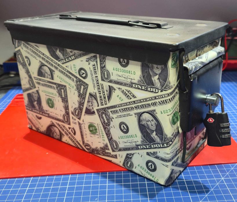 Metalowa skrzynka z stylizacją foto tapety dolara USA , wodoszczelna