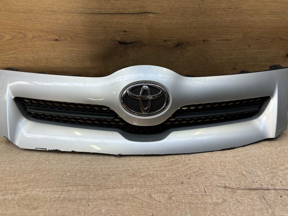 Grill atrapa zderzaka Toyota Verso II