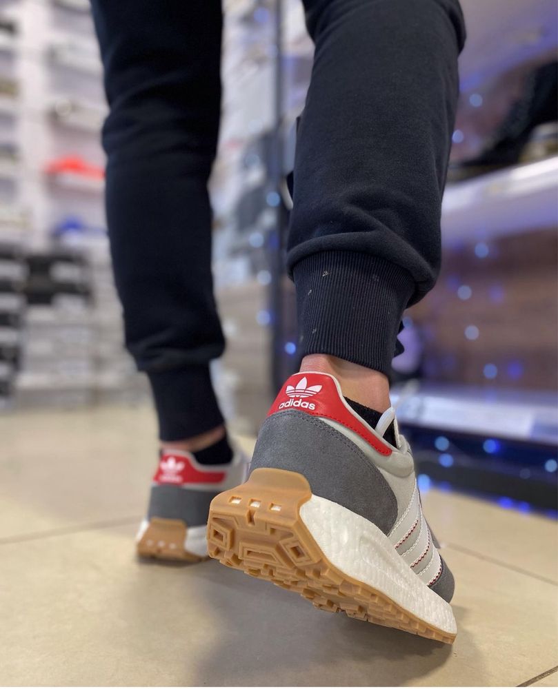 Чоловічі оригінальні кросівки Adidas Retropy E5 GW0558