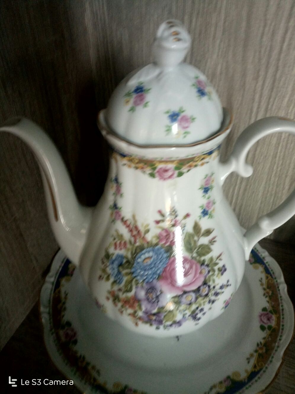 Conjunto de Bule e prato, em porcelana Limoges, como novo!!