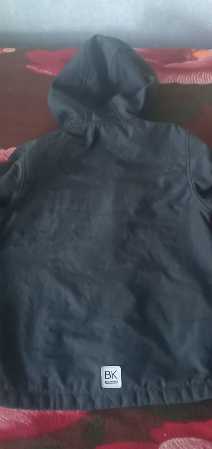 Демісезонна куртка на флісі р.146