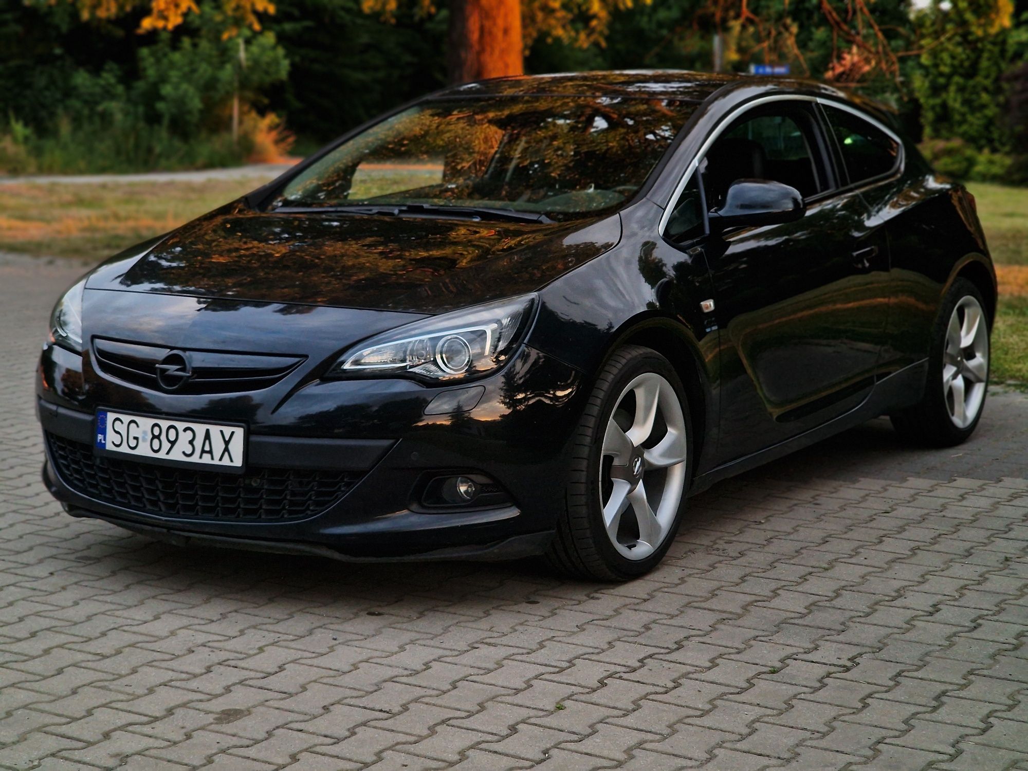 Opel Astra J GTC 2.0 CDTI