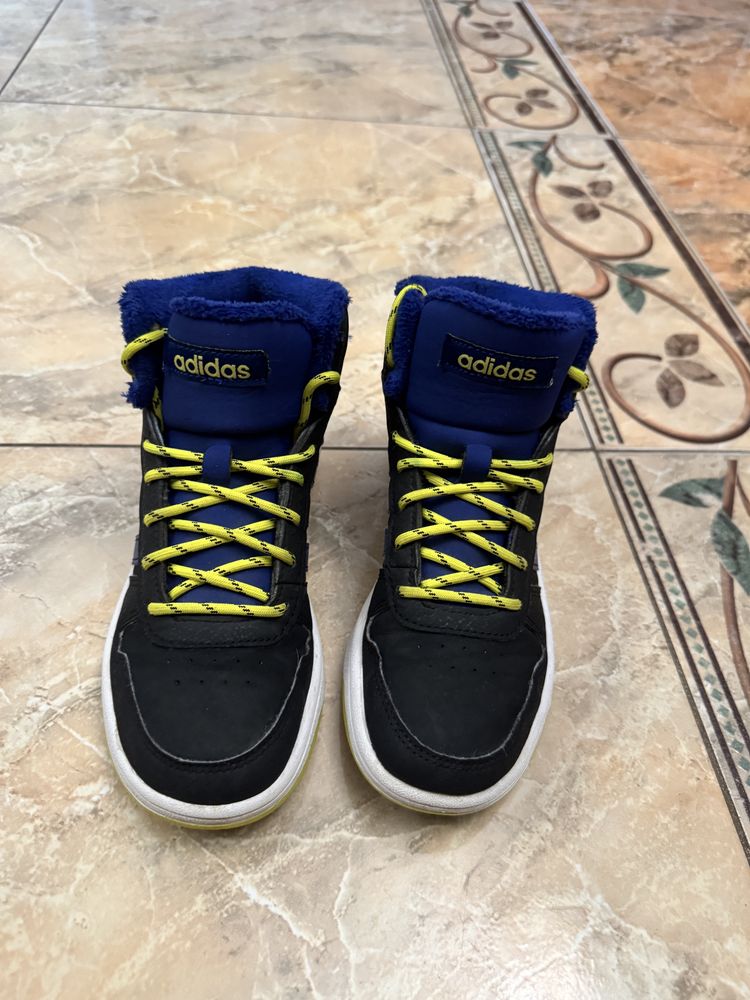 Демісезонні ботинки adidas 34 р-р