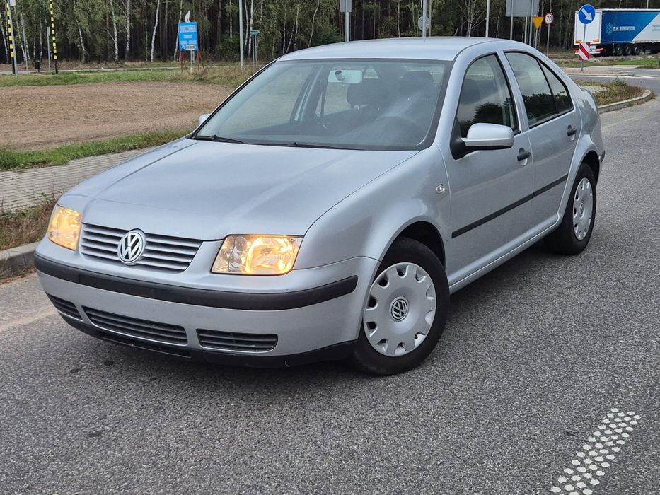 Volkswagen Bora 1.6 16V ** W Bardzo dobrym stanie** Bez rdzy !