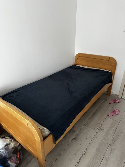 Łozko 90x200 uzywane solidne.