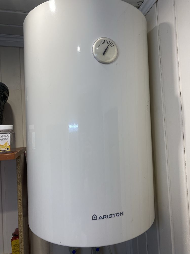 Бойлер «ARISTON» 80L