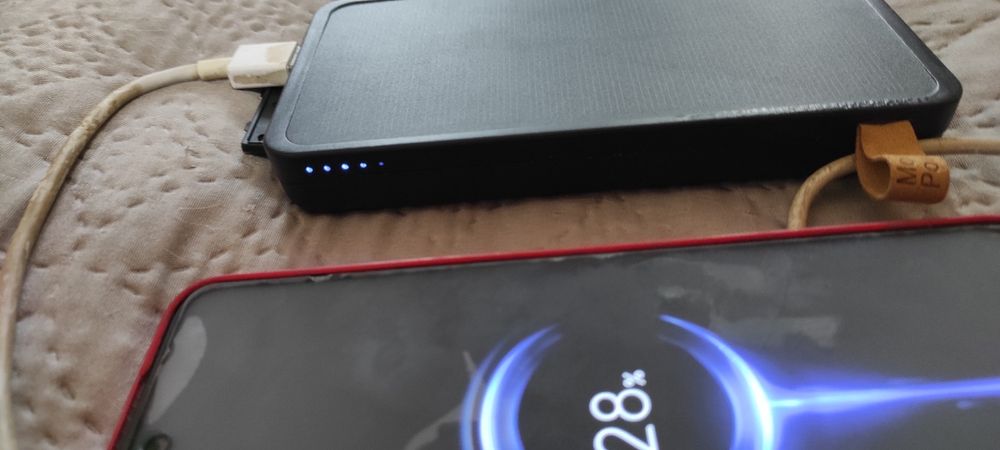 Power bank solarny 4 panele