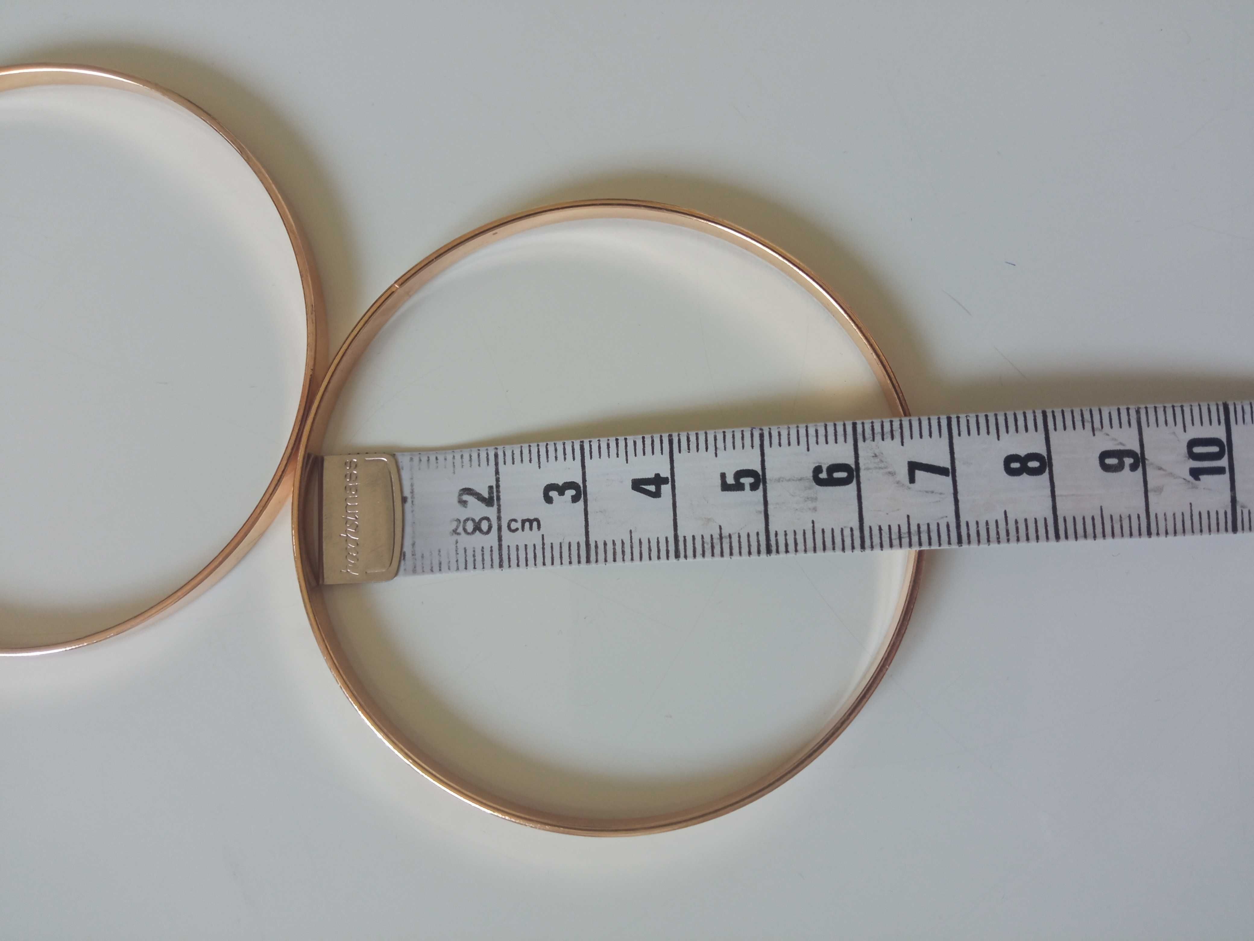 2 szt bransoletek gładkie płaskie w kolorze złotym śred. około 7cm