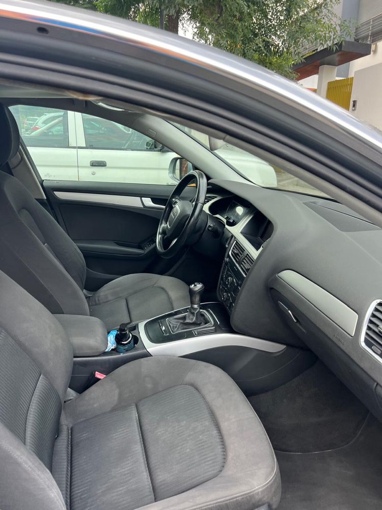 Carro Audi modelo A4 em segunda mão