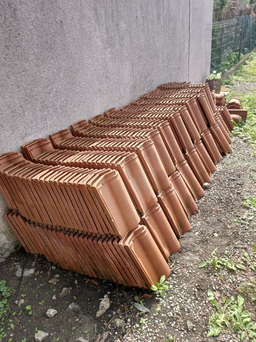 Dachówkę Nową sprzedam 100%