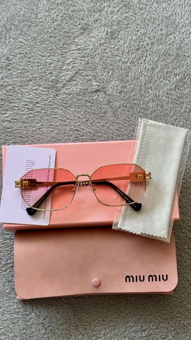 Óculos de Sol Miu Miu