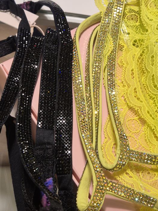 Комплекты  Victoria's secret