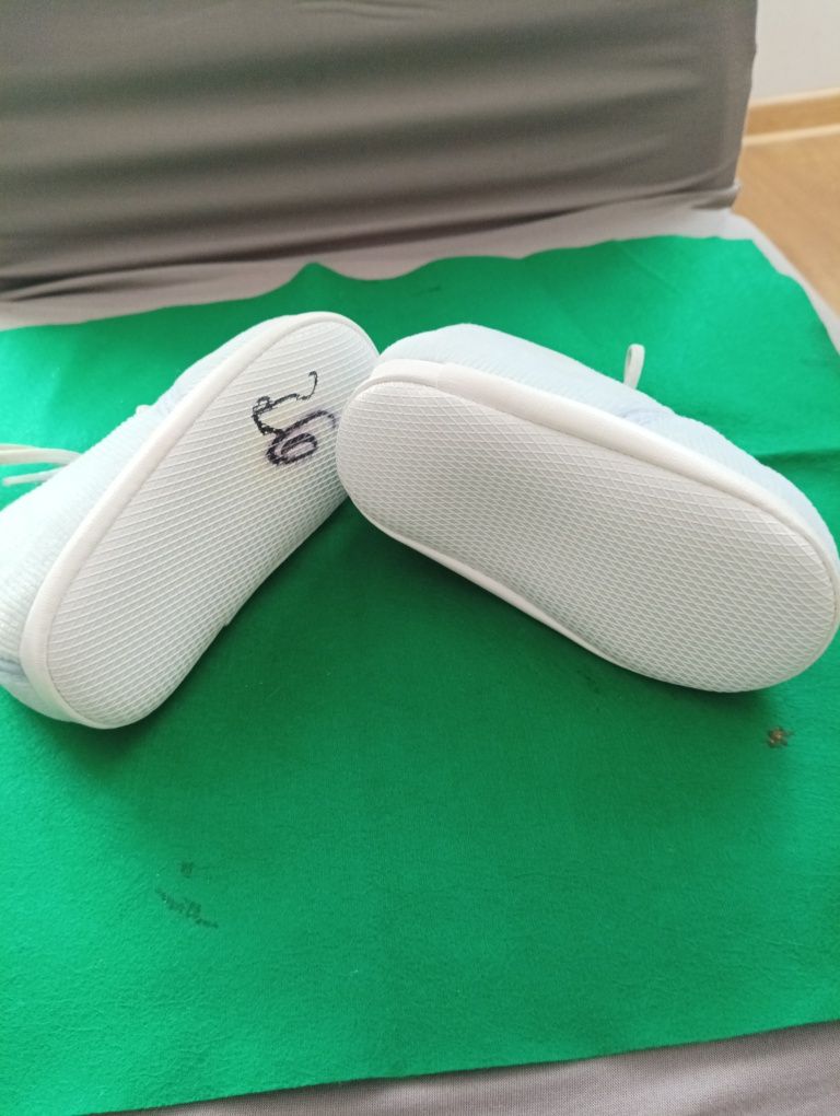 Buty niemowlęce błękitne