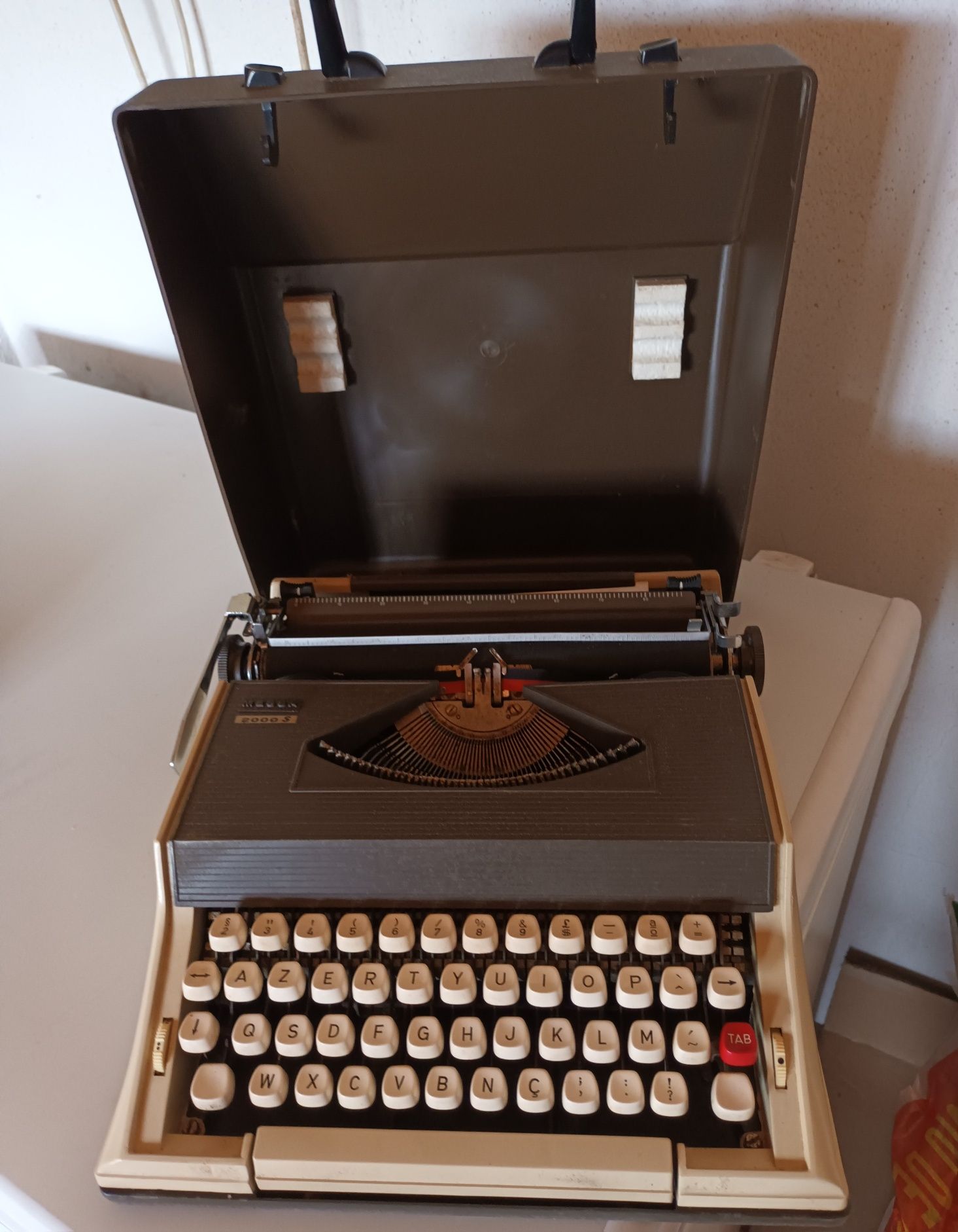 Máquina escrever Messa 2000