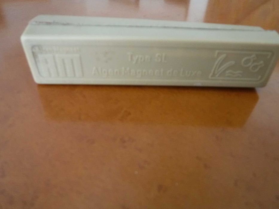 Limpador de aquários magnético verde ou bege