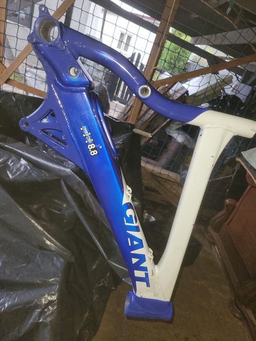 Przedni trójkąt Giant Glory 8,8 części pozostałe po rowerze