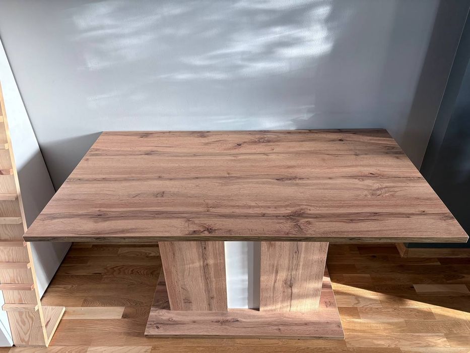 Stół do jadalni dąb wotan biały