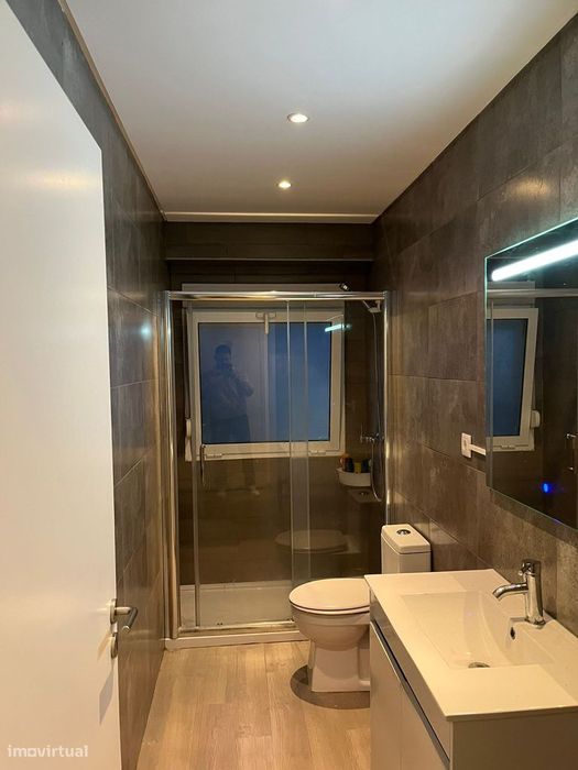 Bom T1 na Calçado do Tojal  a nao perder.