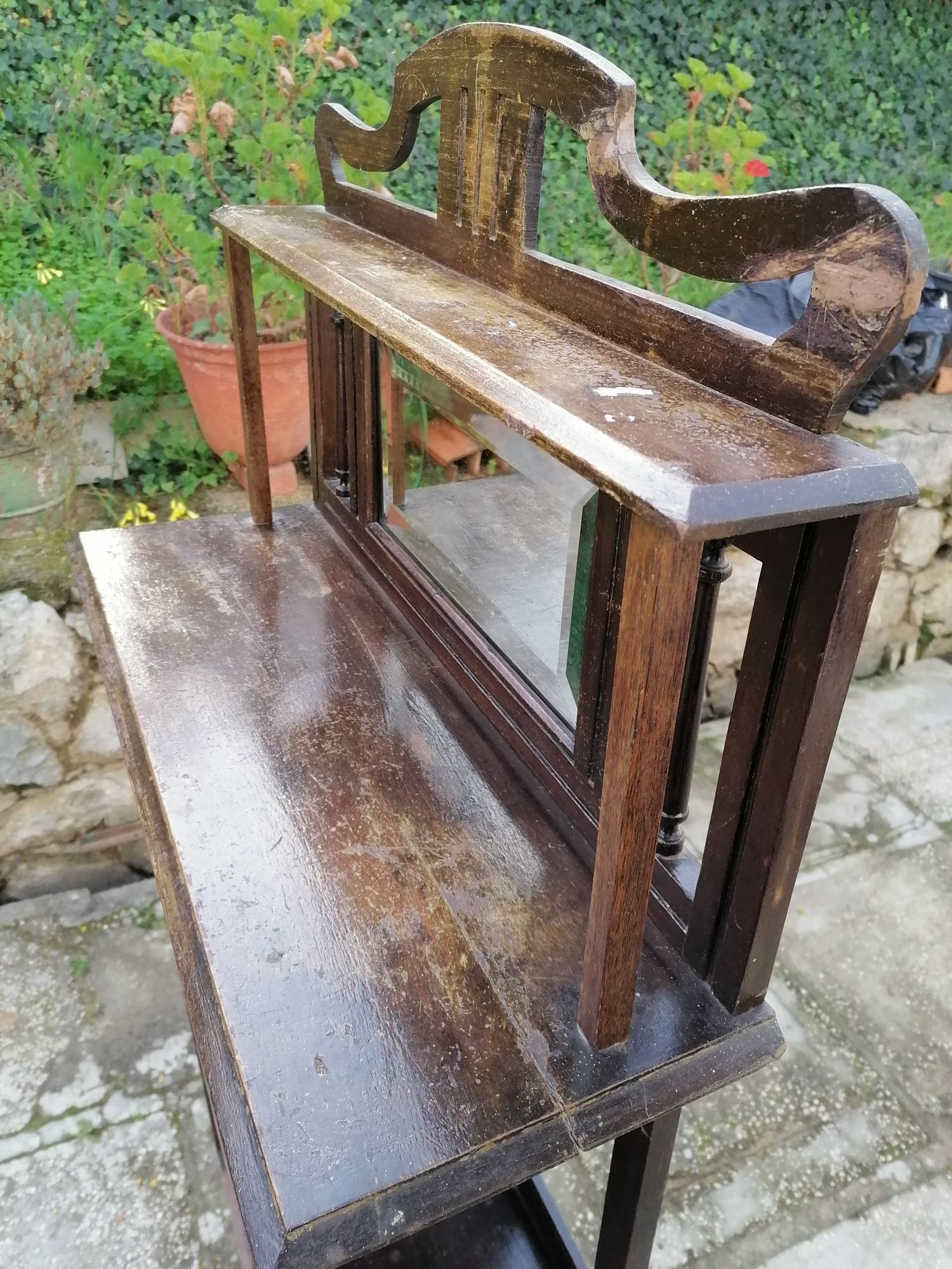 Cristaleira antiga, Porta Bibelots Vintage para Restauro