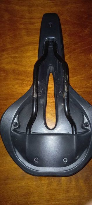 Седло велосипедное узкое, эргономичное сиденье вело