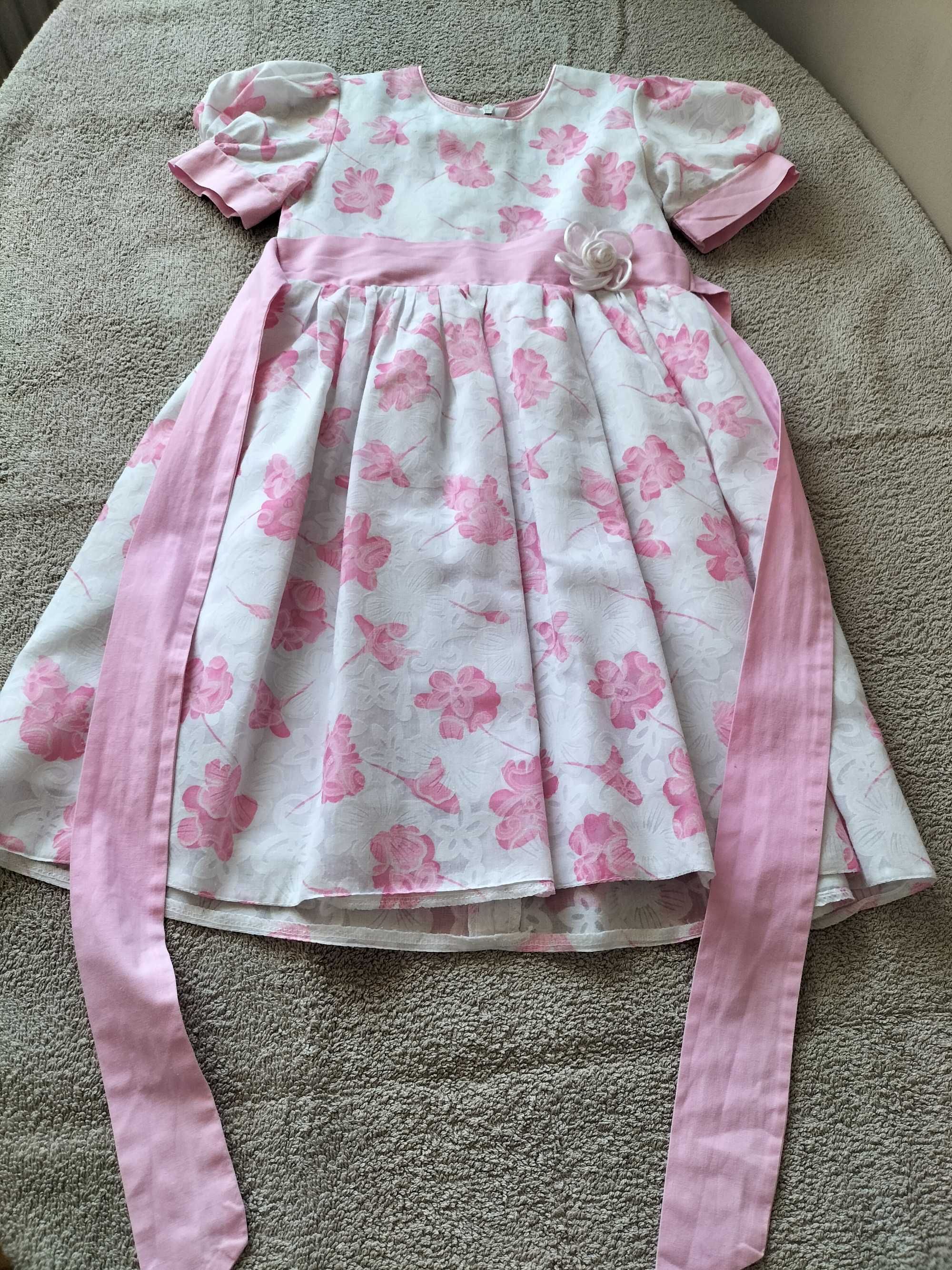 Elegancka sukienka w kwiaty rozm.98