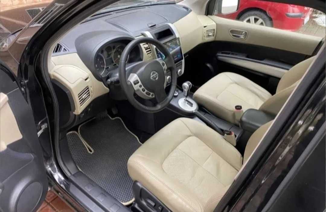 Продам автомобіль NISSAN X-TRAIL