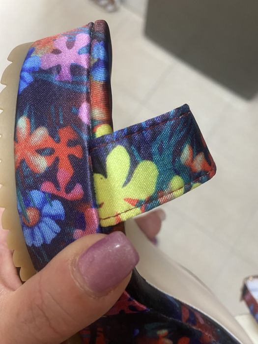 Sandalia cunha tecido