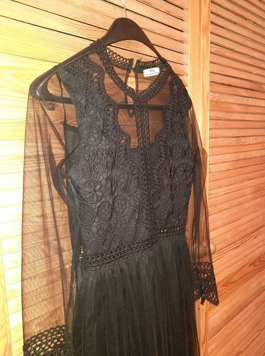 Sukienka czarna koktajlowa