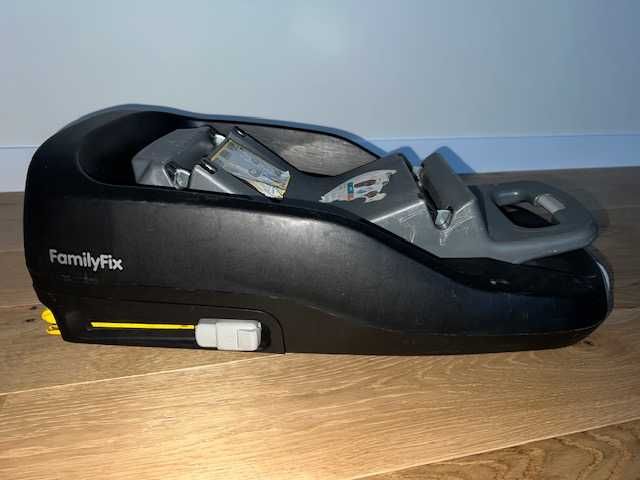 MAXI COSI fotelik samochodowy Pebble nosidełko i baza Isofix czarne