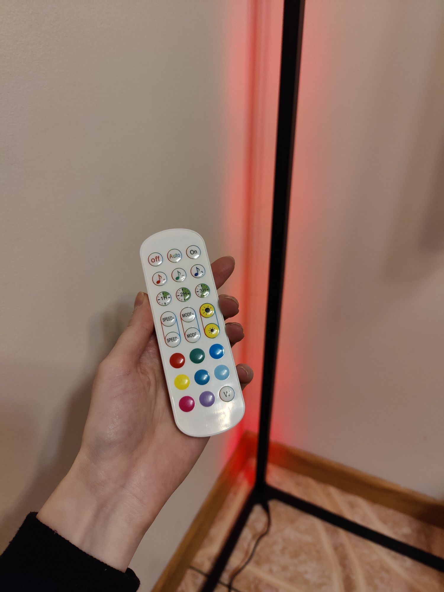 Lampa stojąca podłogowa narożna LED + pilot  światło jednolite i kolor