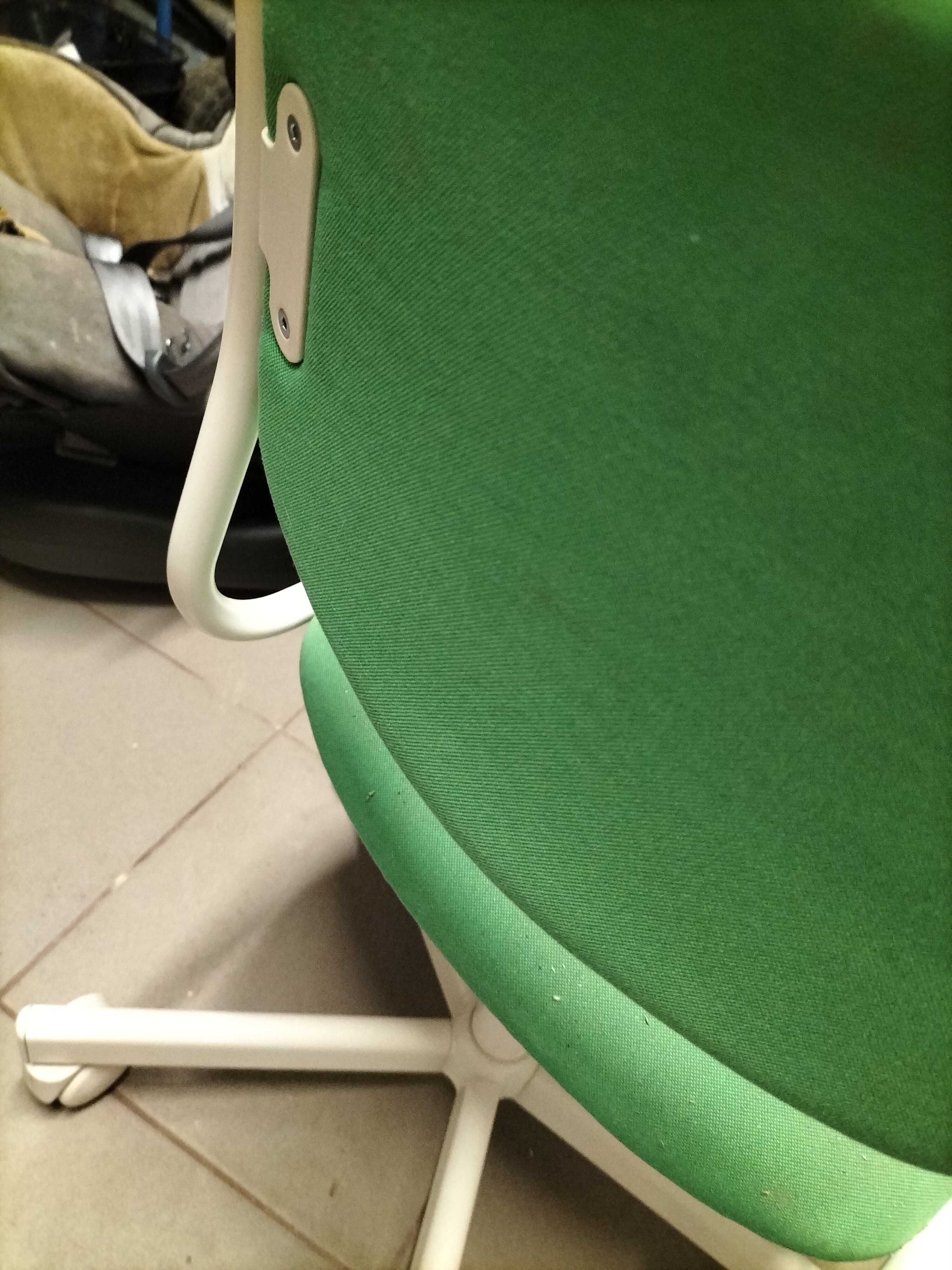 Fotel obrotowy dla dzieci zielony