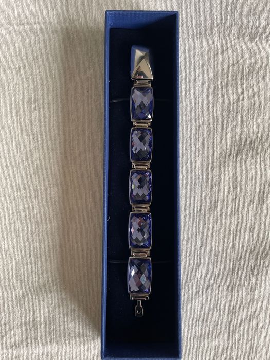 Pulseira autêntica da Swarovski. Nunca foi usada.