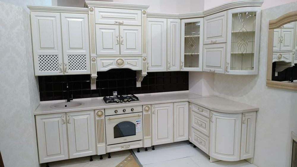 Кухня деревяна дуб,ясень фарбований ціна від 798$ за метр пог.