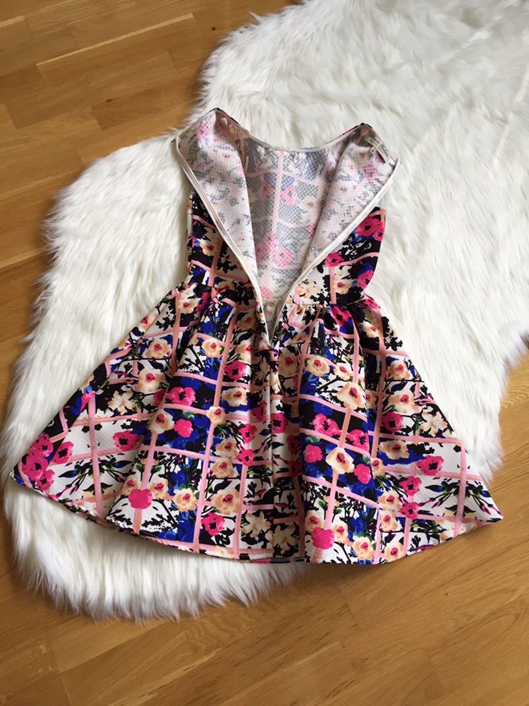 Piękna kloszowana sukienka w kwiaty floral M 38 Parisian