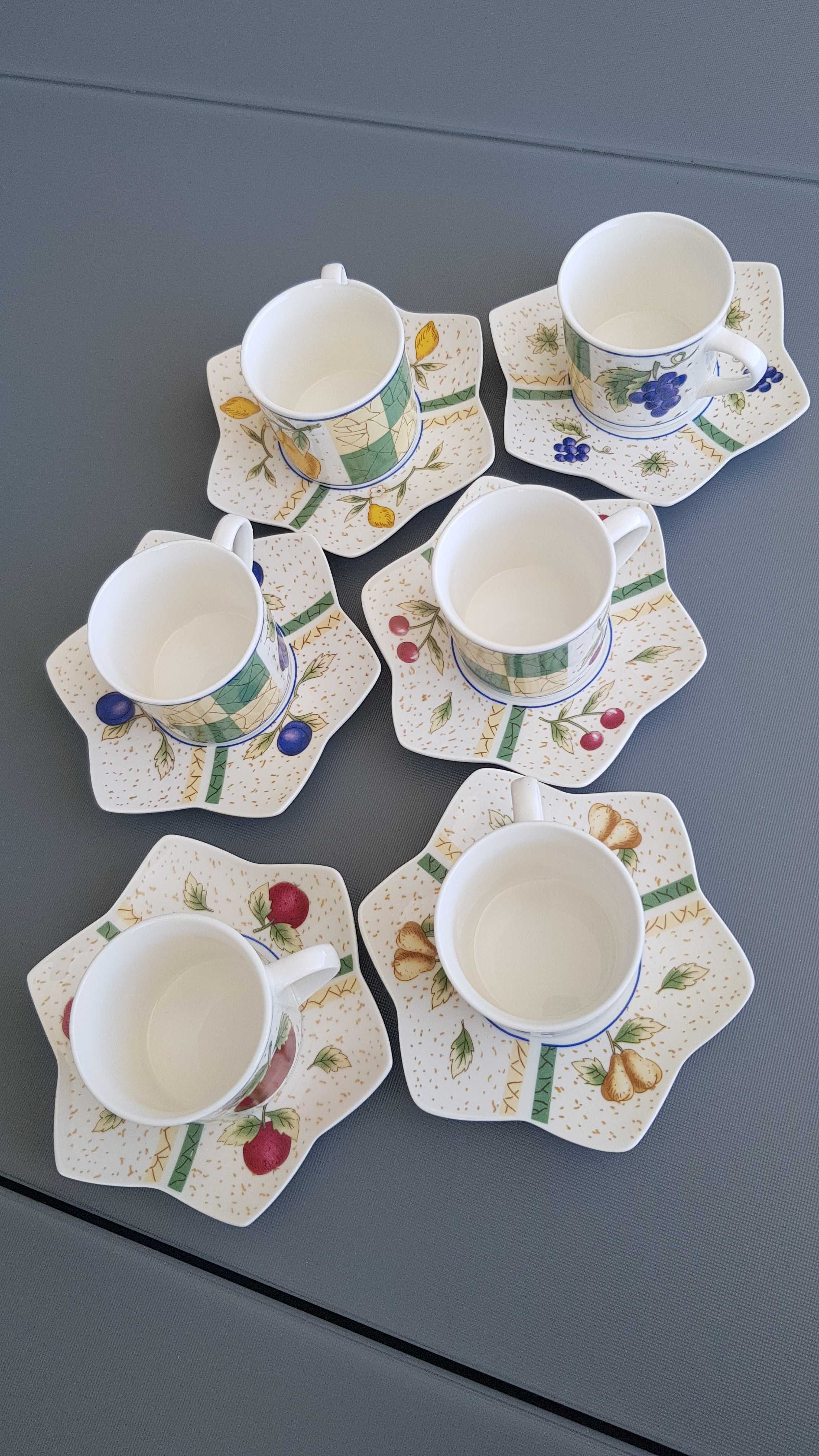 Lindo conjunto de café de porcelana.